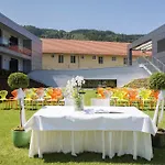 & Seminarkultur An Der Donau Wesenufer