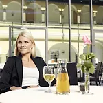 & Seminarkultur An Der Donau