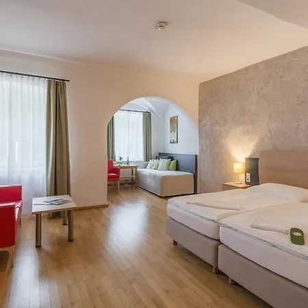 & Seminarkultur An Der Donau