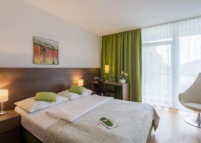 & Seminarkultur An Der Donau Wesenufer