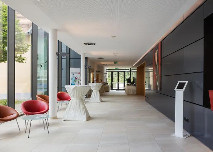 & Seminarkultur An Der Donau Otel 4*