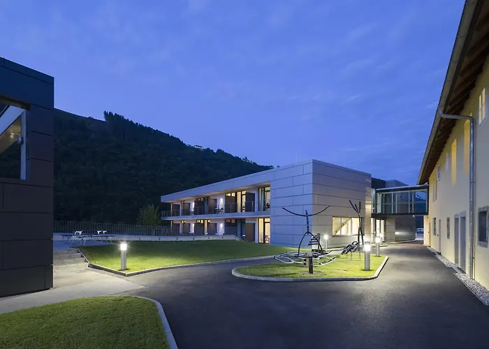 & Seminarkultur An Der Donau Otel