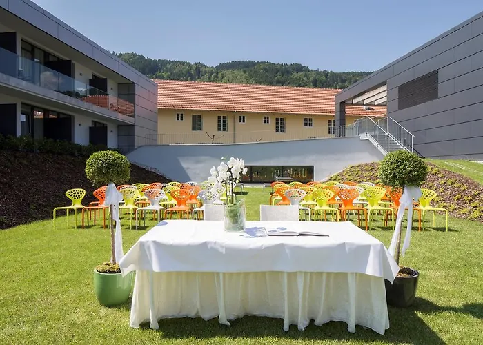 & Seminarkultur An Der Donau Wesenufer