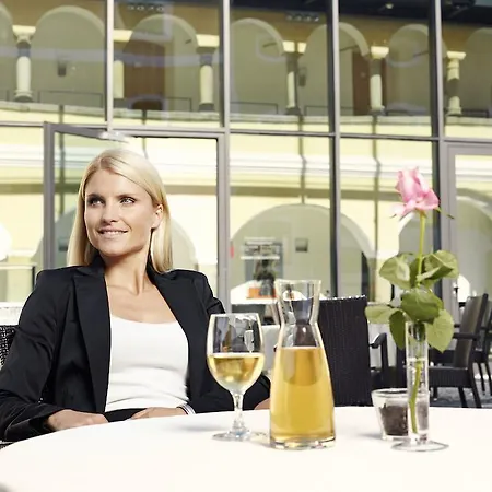 & Seminarkultur An Der Donau